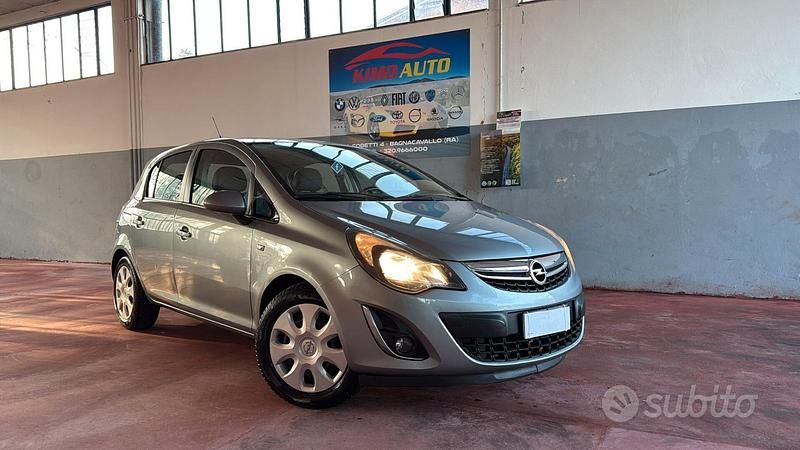 Usata Opel Corsa Edition 86 CV (63 kW) 2014 Grigio Utilitaria
