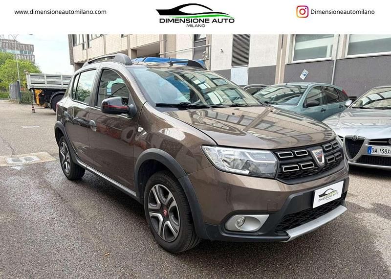 Usata Dacia Sandero Stepway 90 CV (66 kW) 2019 Bronzo Berlina