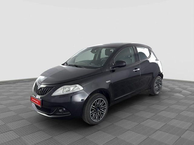 Usata Lancia Ypsilon Silver 69 CV (50 kW) 2023 Nero vulcano Utilitaria
