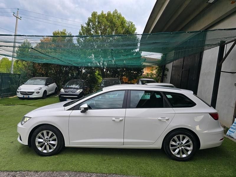 Usata Seat Leon 130 CV (95 kW) 2020 Bianco Station wagon