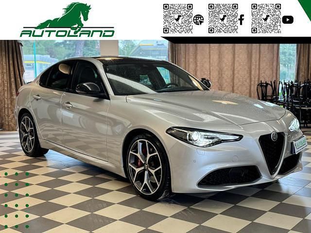 Usata Alfa Romeo Giulia Tech Edition 160 CV (117 kW) 2020 Argento metallizzato Berlina
