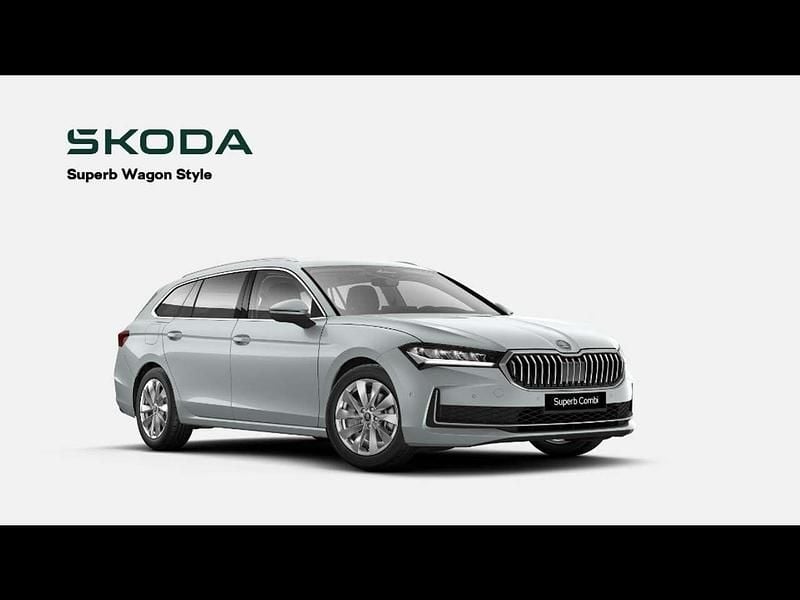 Nuova Skoda Superb Style 150 CV (110 kW) 2025 Argento pebble metallizzato Station wagon