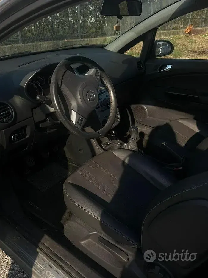 Usata Opel Corsa 85 CV (62 kW) 2013 Grigio Utilitaria