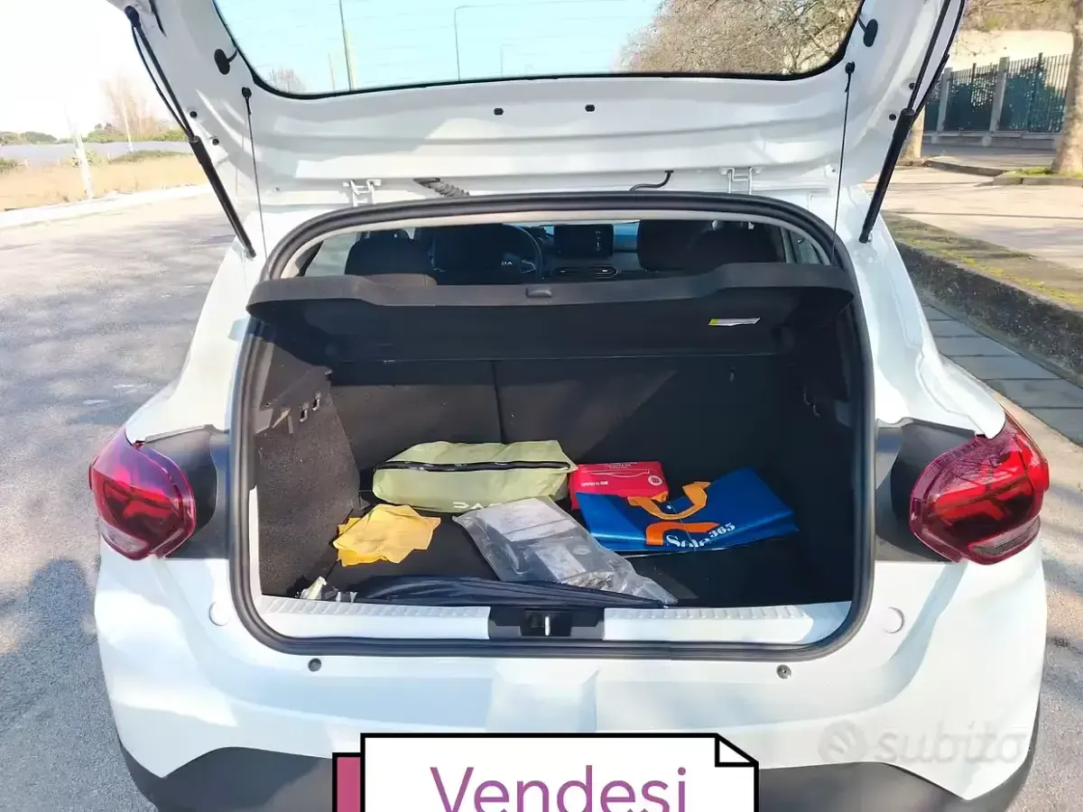 Usata Dacia Sandero 90 CV (66 kW) 2023 Bianco Berlina