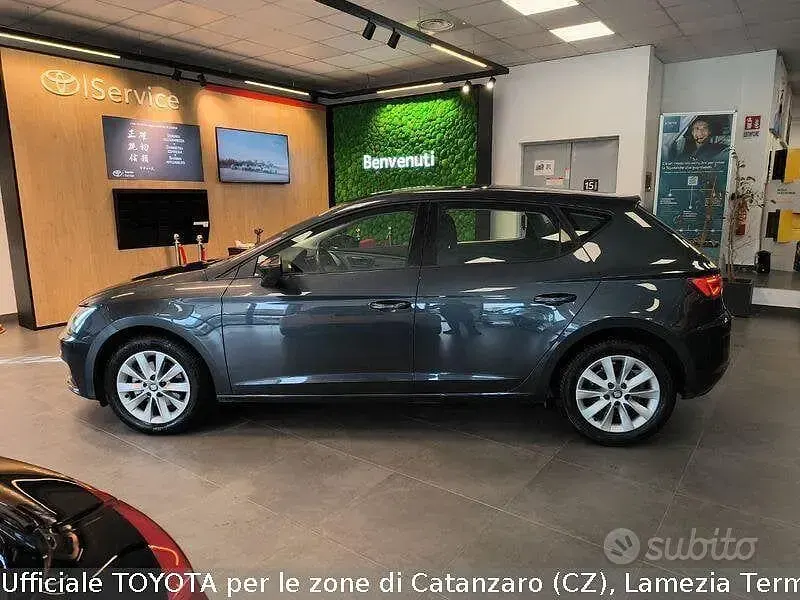 Usata Seat Leon Style 115 CV (84 kW) 2019 Grigio Berlina