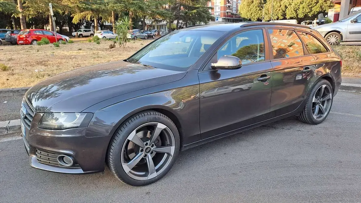 Usata Audi A4 120 CV (88 kW) 2009 Nero Station wagon