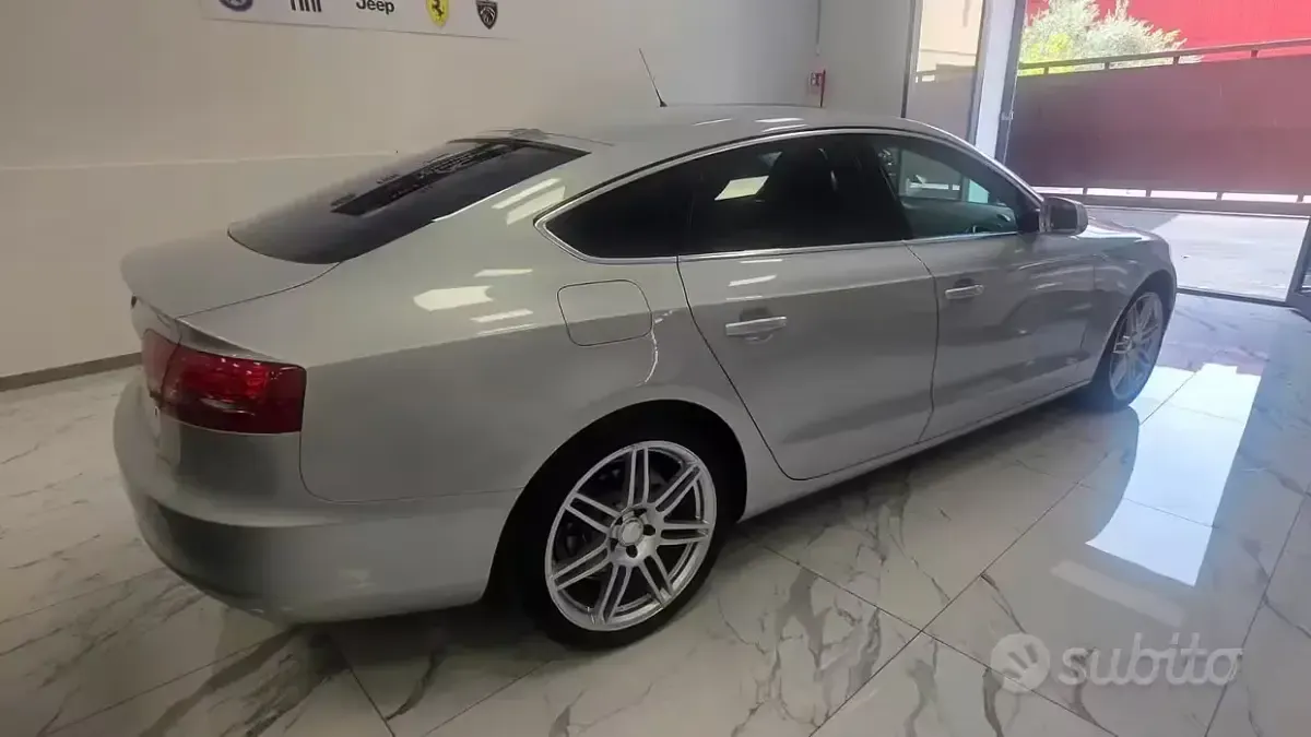 Usata Audi A5 Advanced 143 CV (105 kW) 2011 Grigio Coupé