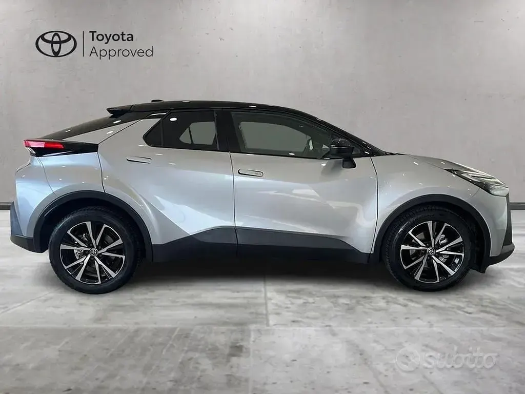 Usata Toyota C-HR Trend 140 CV (102 kW) 2024 Argento SUV