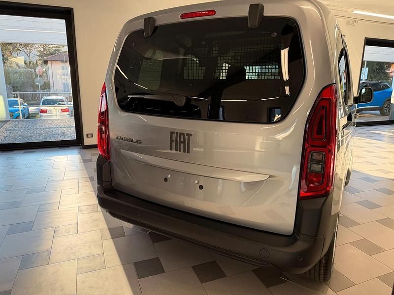 Nuova Fiat Doblò 131 CV (96 kW) 2025 Grigio Monovolume