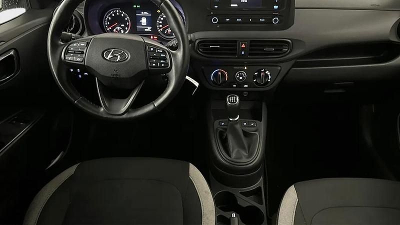 Usata Hyundai i10 66 CV (48 kW) 2022 Argento Utilitaria