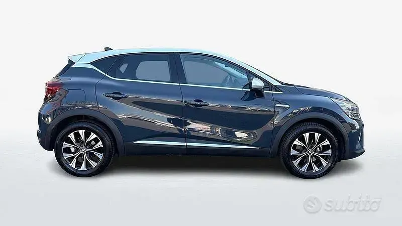 Usata Renault Captur Techno 94 CV (69 kW) 2023 Blu SUV