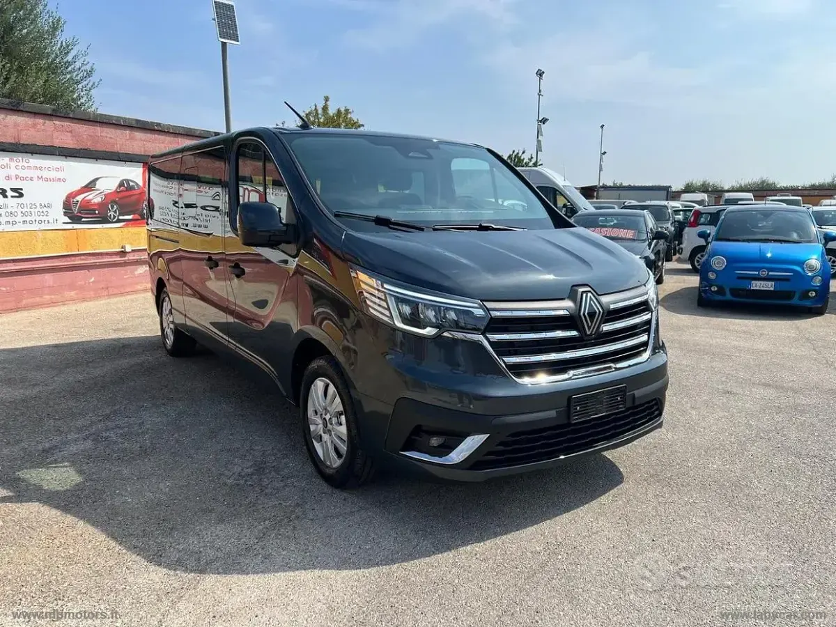 Usata Renault Trafic Equilibre 150 CV (110 kW) 2024 Nero Monovolume