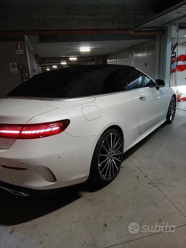 Usata Mercedes E220 Premium Plus 194 CV (142 kW) 2021 Bianco Cabrio