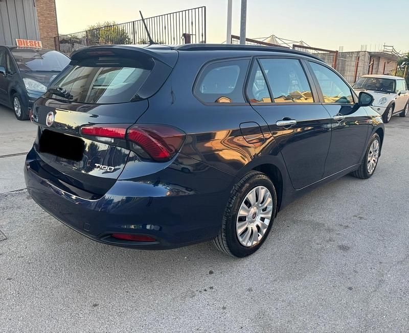 Usata Fiat Tipo Easy 95 CV (69 kW) 2019 Blu Station wagon