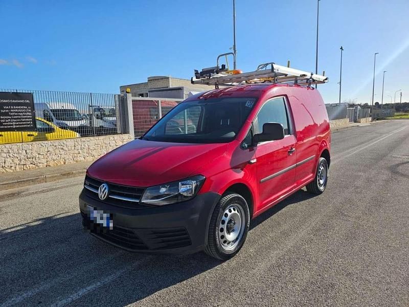 Begagnad VW Caddy 122 HK (89 kW) 2016 Röd Minibuss