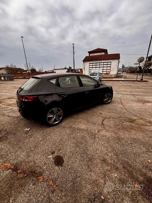 Usata Seat Leon 110 CV (80 kW) 2015 Berlina