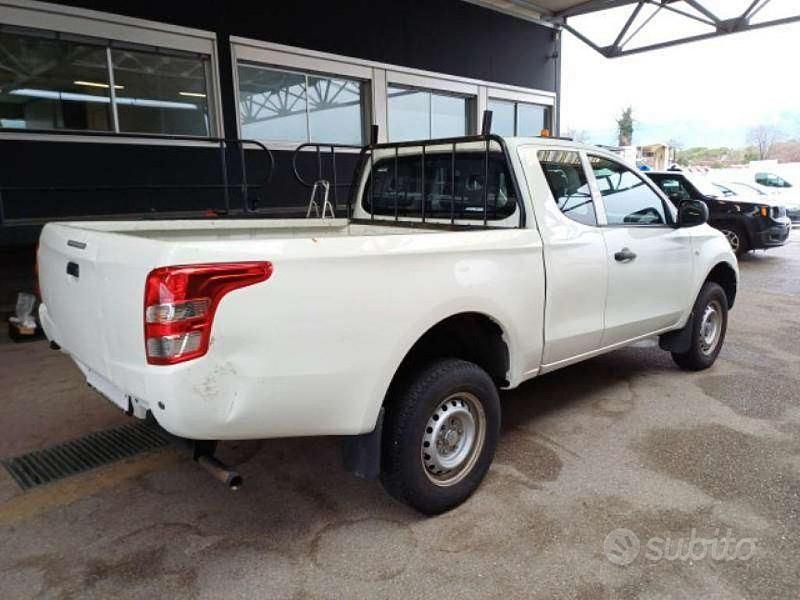 Usata Mitsubishi L200 Invite 154 CV (113 kW) 2017 Bianco Pick-up