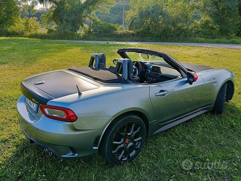 Usata Abarth 124 Spider 170 CV (125 kW) 2017 Grigio Cabrio
