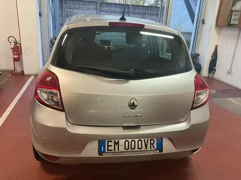 Usata Renault Clio IV 75 CV (55 kW) 2012 Grigio Berlina