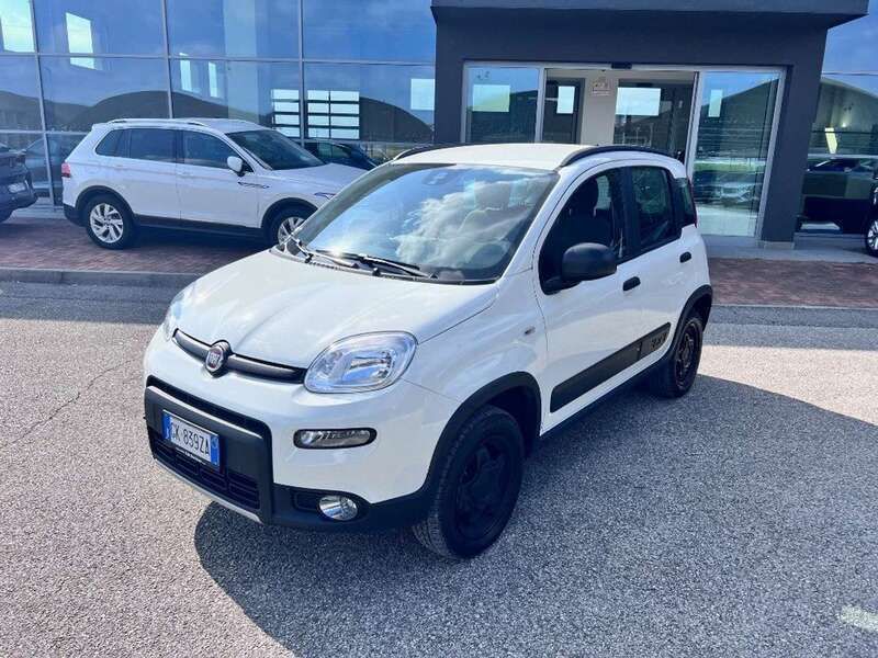 Usata Fiat Panda 4x4 Wild 85 CV (62 kW) 2022 Bianco Utilitaria