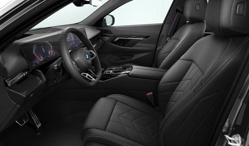 Nuova BMW i5 M Sport 150 kW (204 CV) 2025 Nero / metallizzato Berlina