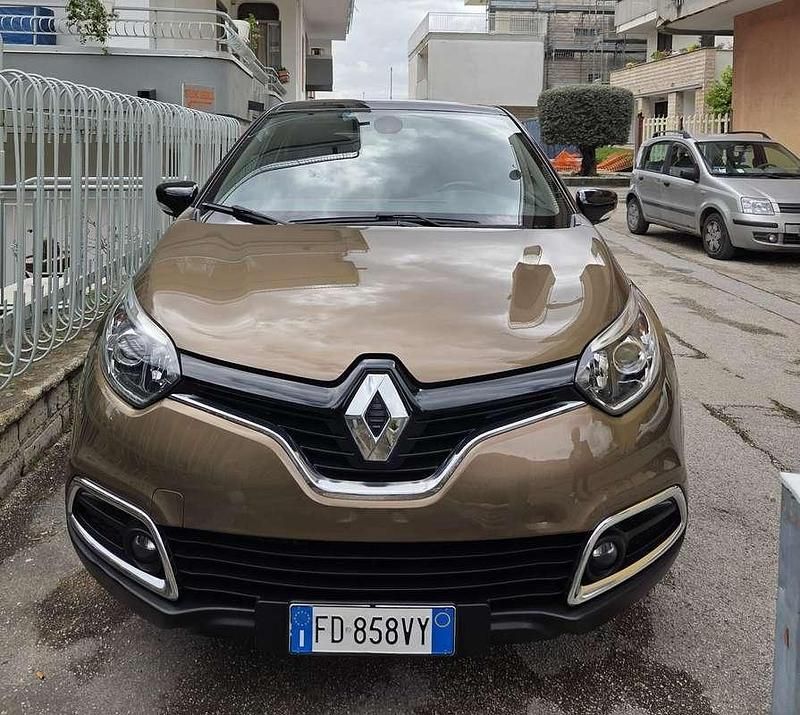 Usata Renault Captur Iconic 90 CV (66 kW) 2016 SUV