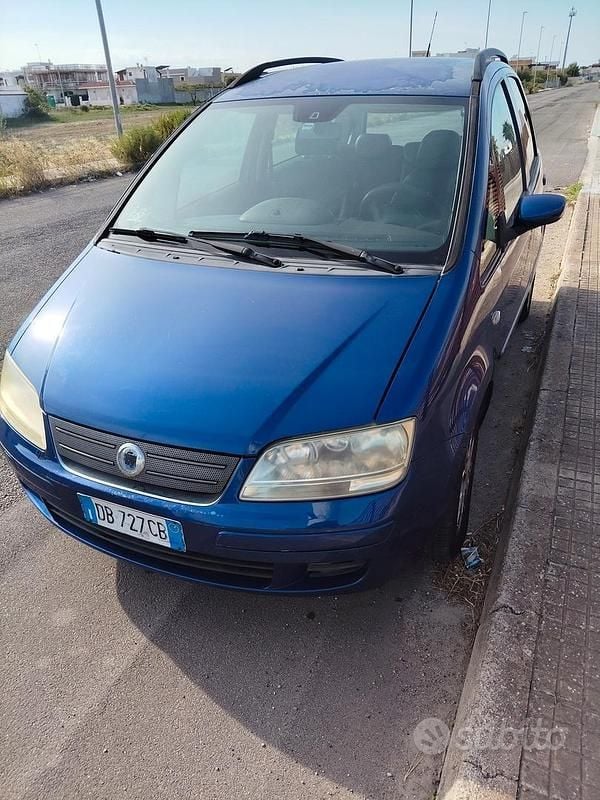Usata Fiat Idea 70 CV (51 kW) 2006 Blu Monovolume