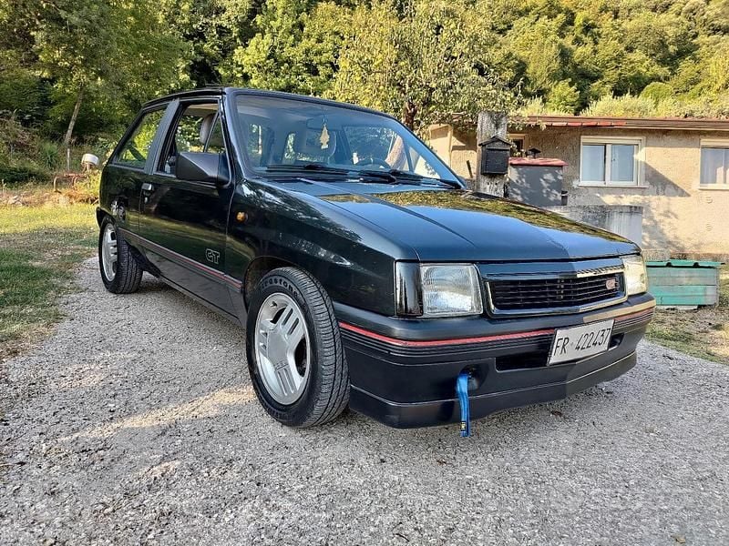 Usata Opel Corsa 72 CV (52 kW) 1990 Nero Utilitaria
