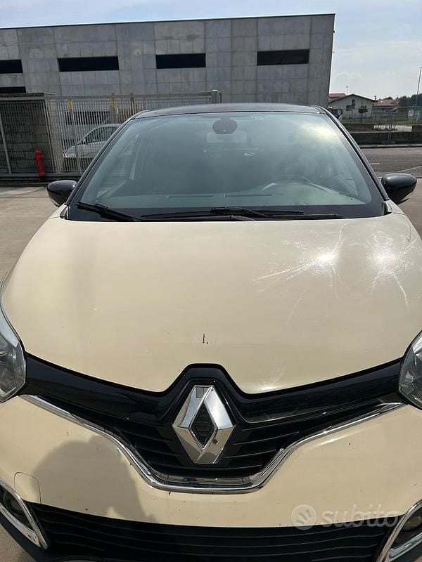 Usata Renault Captur 110 CV (80 kW) 2015 Bianco SUV
