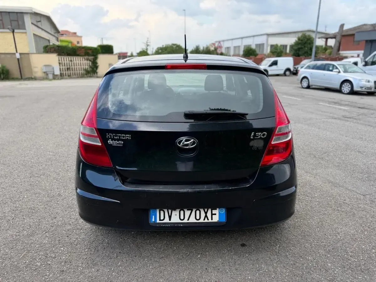 Usata Hyundai i30 108 CV (79 kW) 2009 Nero Berlina