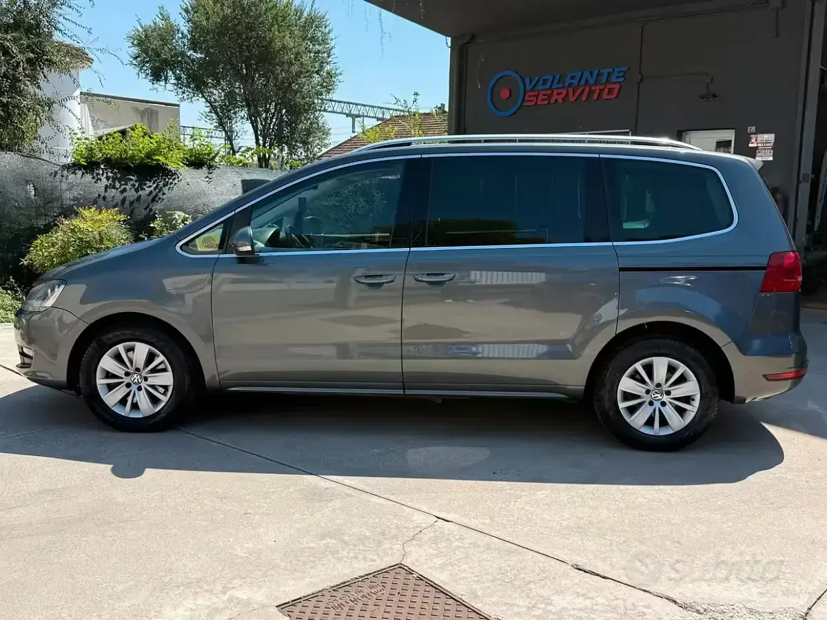 Usata VW Sharan 140 CV (102 kW) 2012 Grigio Monovolume