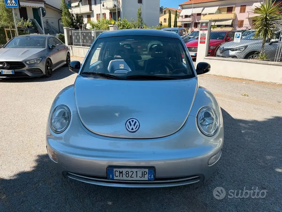 Usata VW New Beetle 101 CV (74 kW) 2004 Grigio Utilitaria