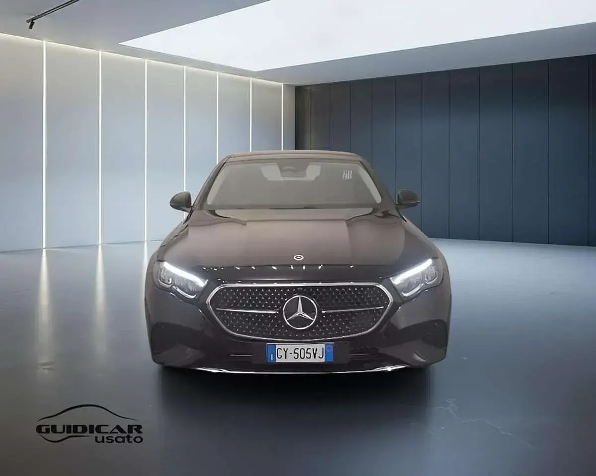 Usata Mercedes E200 Advanced 163 CV (119 kW) 2025 Nero Berlina