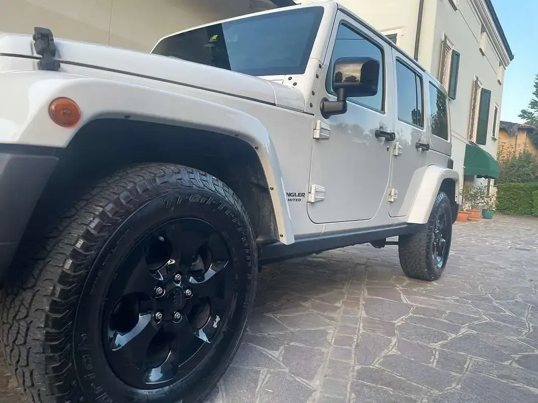 Usata Jeep Wrangler Sahara 200 CV (147 kW) 2016 Bianco SUV