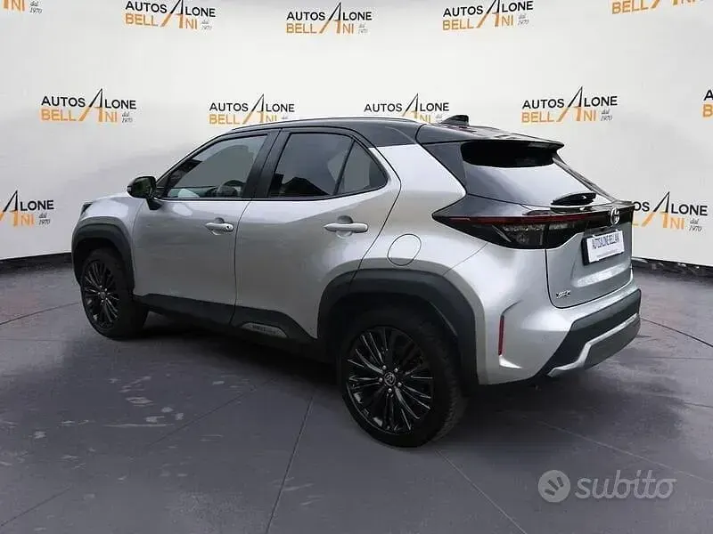 Usata Toyota Yaris Cross 116 CV (85 kW) 2022 Grigio SUV