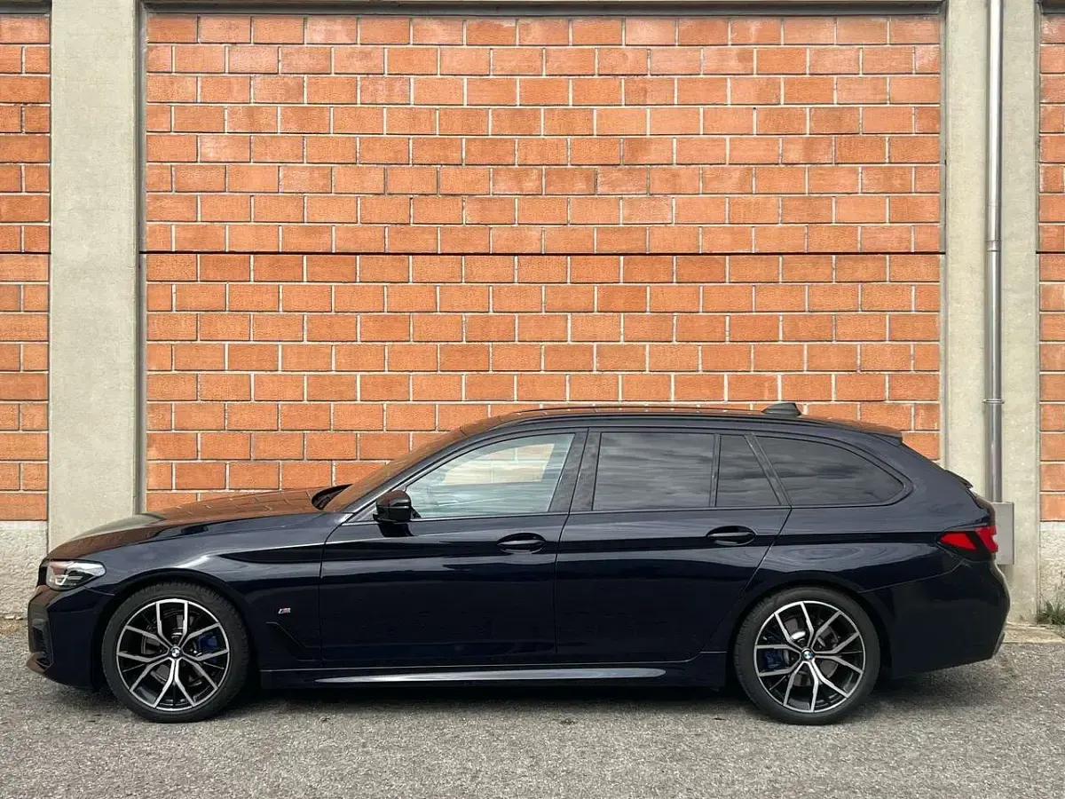 Usata BMW 520 M Sport 184 CV (135 kW) 2022 Carbon black metallizzato Station wagon