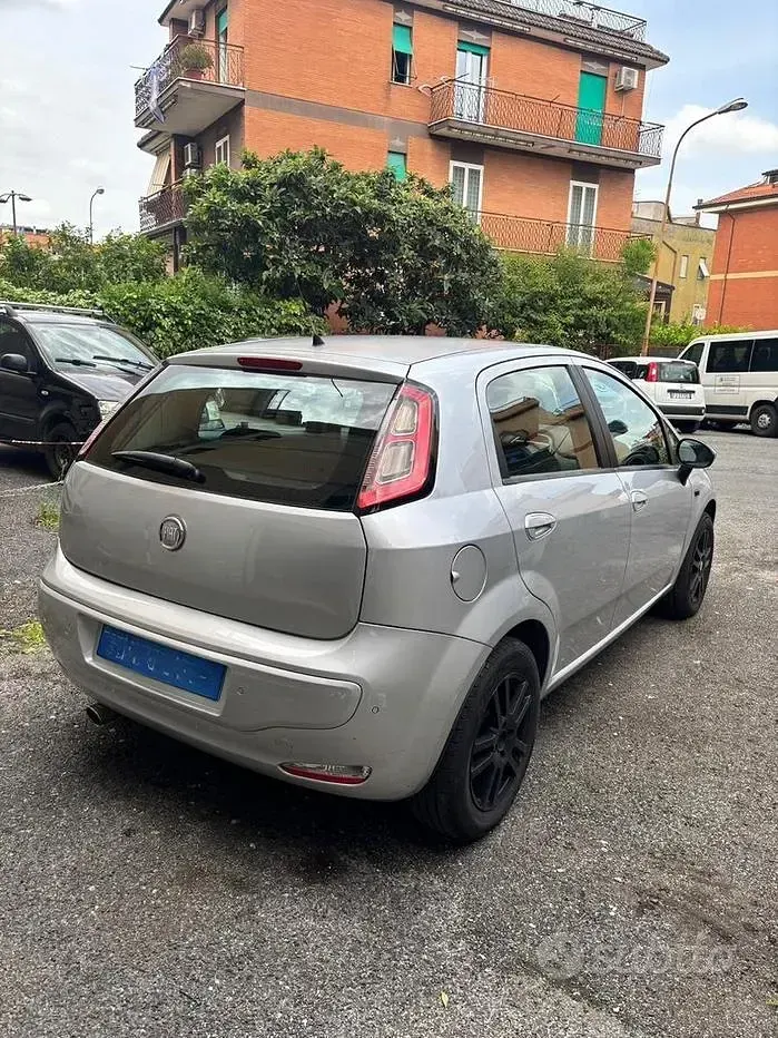 Usata Fiat Punto Evo Dynamic 77 CV (56 kW) 2011 Grigio Utilitaria