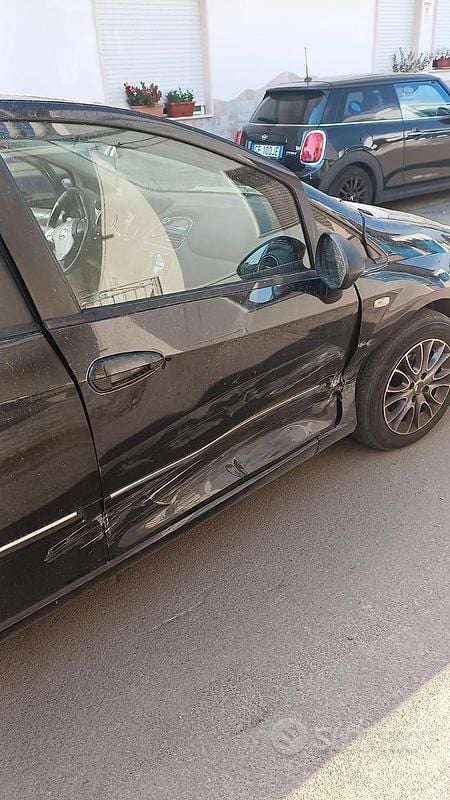 Nero Usata 2010 Fiat Punto Evo Due volumi | 1500 € (Super prezzo) - Immagine 1/3