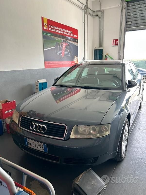 Usata Audi A4 130 CV (95 kW) 2002 Grigio Station wagon