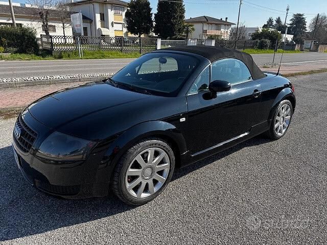 Usata Audi TT Roadster 150 CV (110 kW) 2003 Nero Cabrio