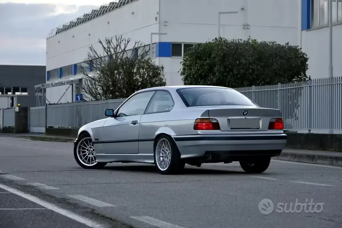 Usata BMW 318 140 CV (102 kW) 1992 Grigio Coupé