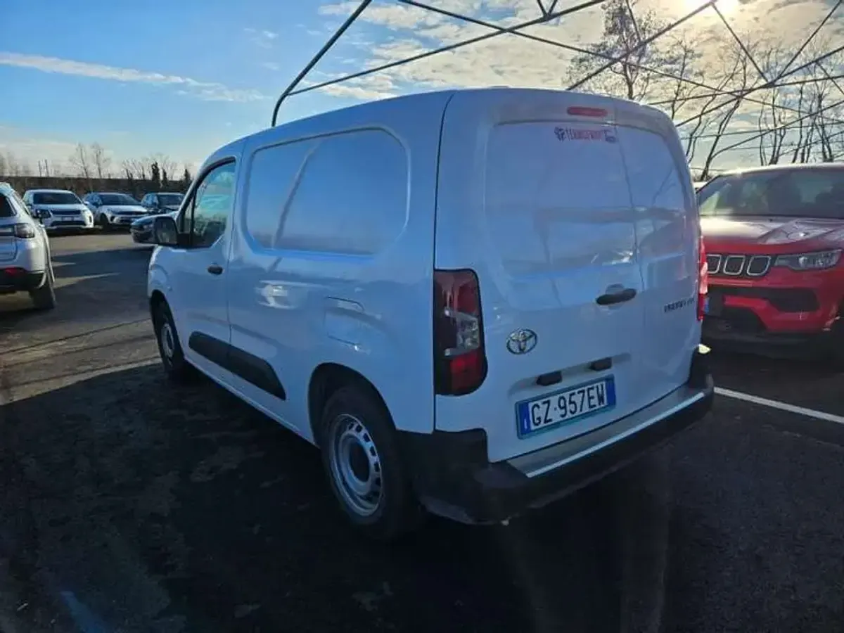 Usata Toyota Proace City City 101 CV (74 kW) 2025 Bianco Monovolume