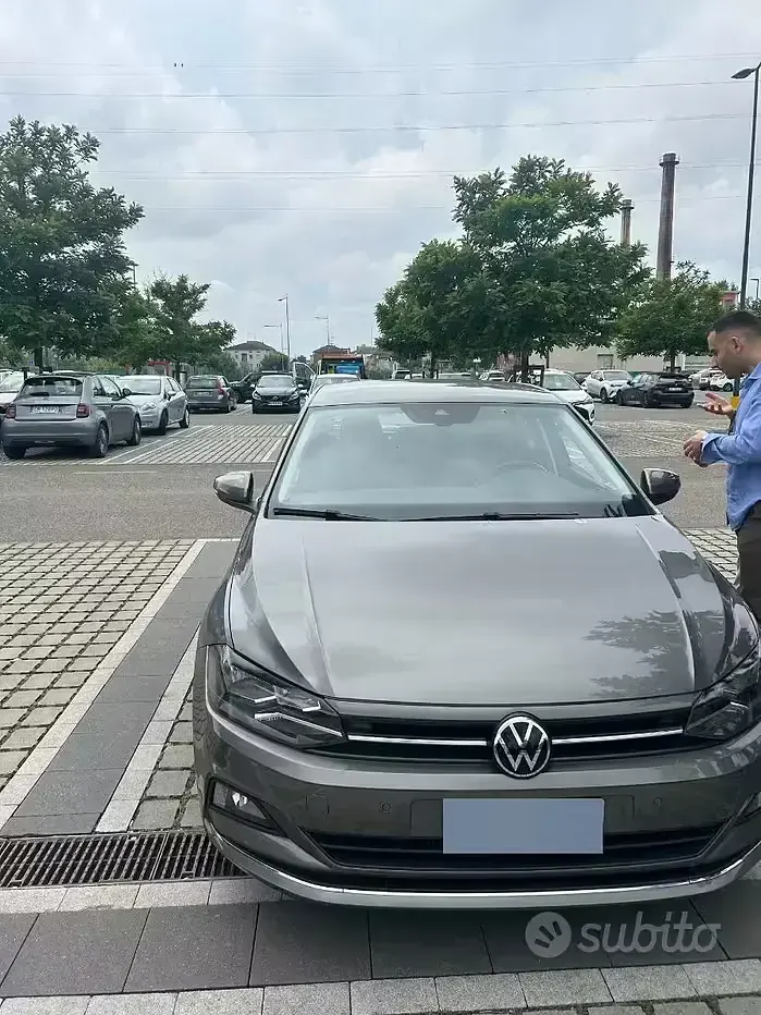 Usata VW Polo Highline 90 CV (66 kW) 2021 Grigio Utilitaria