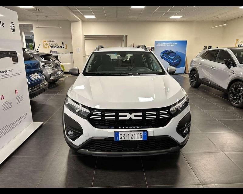 Usata Dacia Sandero Expression 101 CV (74 kW) 2023 Bianco panna Berlina