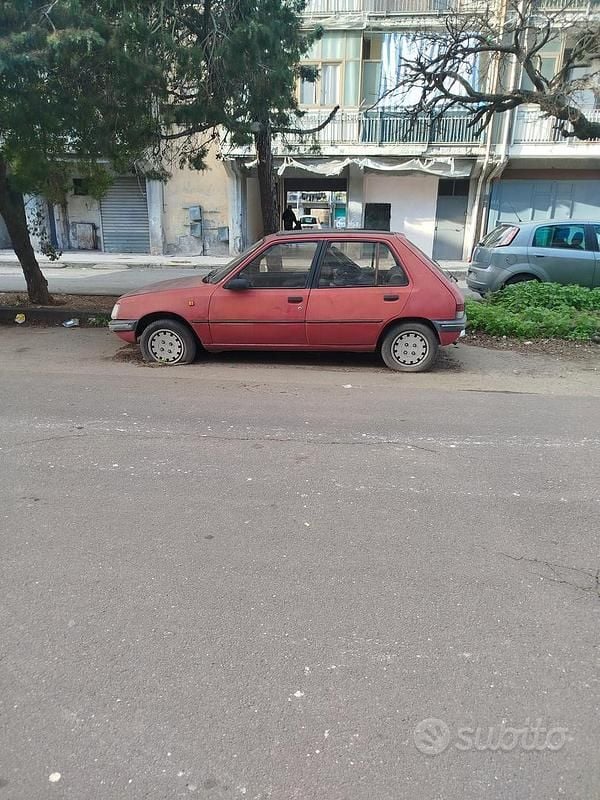 Usata Peugeot 205 GT 83 CV (61 kW) 1990 Rosso Utilitaria