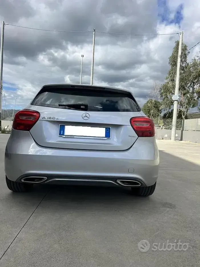 Usata Mercedes A180 109 CV (80 kW) 2016 Grigio Berlina