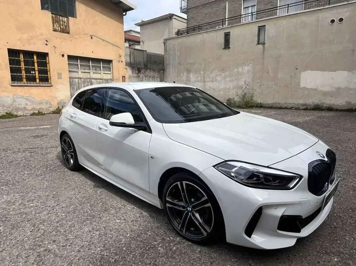 Usata BMW 118 M Sport 150 CV (110 kW) 2024 Bianco Utilitaria