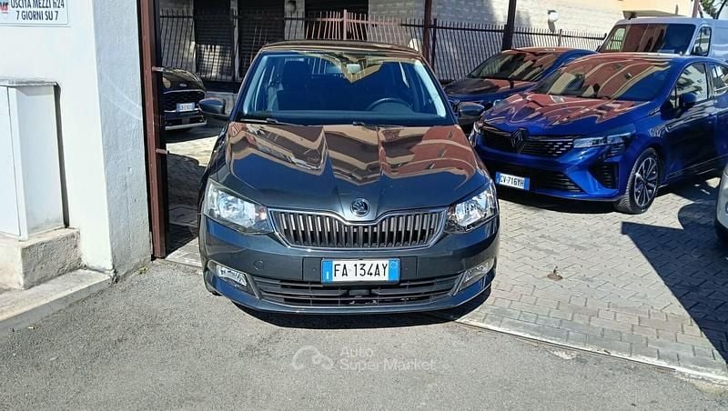 Usata Skoda Fabia 90 CV (66 kW) 2015 Grigio Berlina