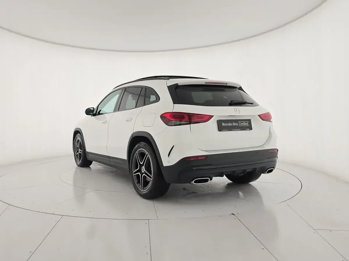 Usata Mercedes GLA180 Premium 116 CV (85 kW) 2022 Bianco SUV