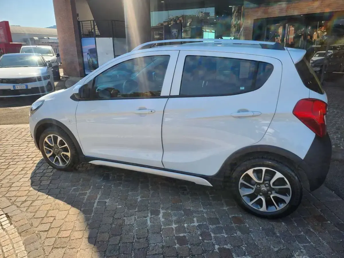 Usata Opel Karl Rocks S 73 CV (53 kW) 2019 Bianco Utilitaria